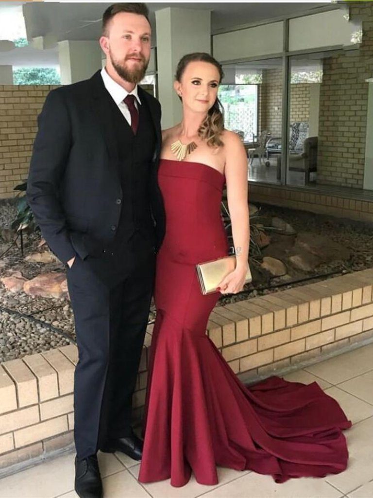 Strapless_Mermaid_Burgundy_Prom_Dresses_with_Sweep_Train_Strapless_Mermaid_Burgundy_Bridesmaid_Dresses_Mermaid_Burgundy_Formal_Graudation_Evening_Dresses_1024x1024